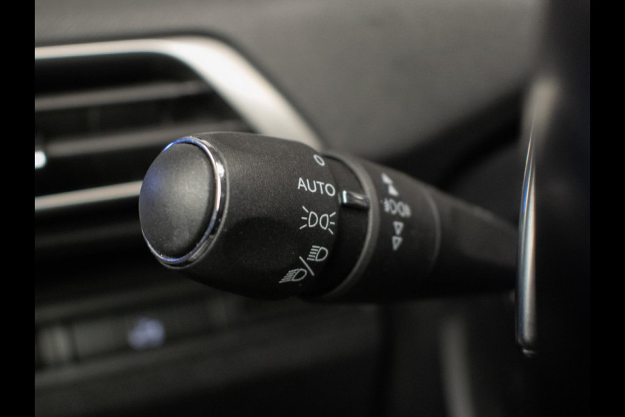 Peugeot 5008 1.2 PureTech Allure Sport (APPLE CARPLAY,NAVI,CRUISE,LED,CAMERA,STOELVERWARMING,ELECTRISCHE STOELEN,NETTESTAAT)