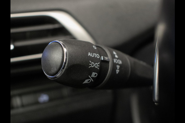 Peugeot 5008 1.2 PureTech Allure Sport (APPLE CARPLAY,NAVI,CRUISE,LED,CAMERA,STOELVERWARMING,ELECTRISCHE STOELEN,NETTESTAAT)