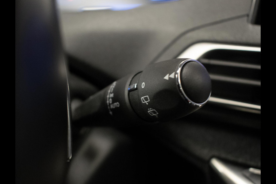 Peugeot 5008 1.2 PureTech Allure Sport (APPLE CARPLAY,NAVI,CRUISE,LED,CAMERA,STOELVERWARMING,ELECTRISCHE STOELEN,NETTESTAAT)