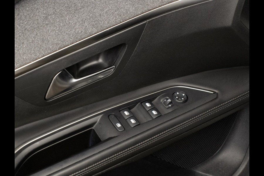 Peugeot 5008 1.2 PureTech Allure Sport (APPLE CARPLAY,NAVI,CRUISE,LED,CAMERA,STOELVERWARMING,ELECTRISCHE STOELEN,NETTESTAAT)