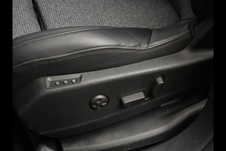 Peugeot 5008 1.2 PureTech Allure Sport (APPLE CARPLAY,NAVI,CRUISE,LED,CAMERA,STOELVERWARMING,ELECTRISCHE STOELEN,NETTESTAAT)