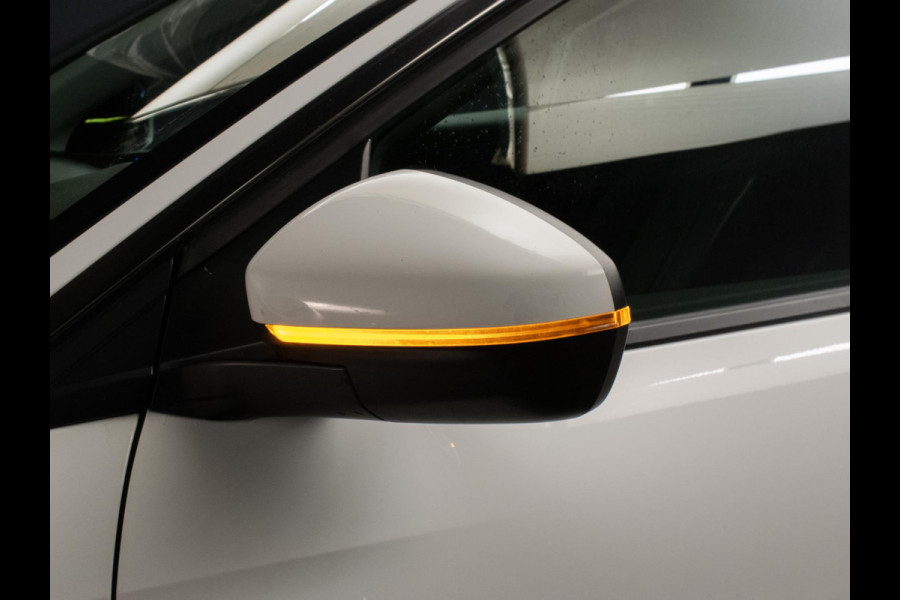 Peugeot 5008 1.2 PureTech Allure Sport (APPLE CARPLAY,NAVI,CRUISE,LED,CAMERA,STOELVERWARMING,ELECTRISCHE STOELEN,NETTESTAAT)