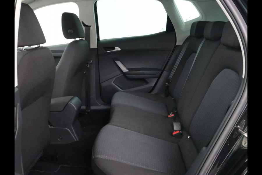 Seat Arona 1.0 TSI Style Intens | Stoelverwarming | Carplay | Virtual Cockpit | Navigatie | Full LED | Climate control | Parkeerhulp | DAB | Cruise control | Bluetooth | Getint glas