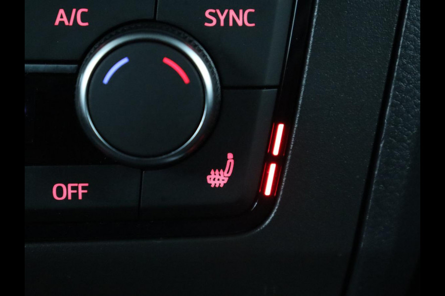 Seat Arona 1.0 TSI Style Intens | Stoelverwarming | Carplay | Virtual Cockpit | Navigatie | Full LED | Climate control | Parkeerhulp | DAB | Cruise control | Bluetooth | Getint glas