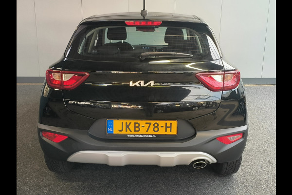 Kia Stonic 1.0 T-GDi MHEV Automaat uit 2022 Rijklaar + 12 maanden Bovag-garantie Henk Jongen Auto's in Helmond,  al 50 jaar service zoals 't hoort!