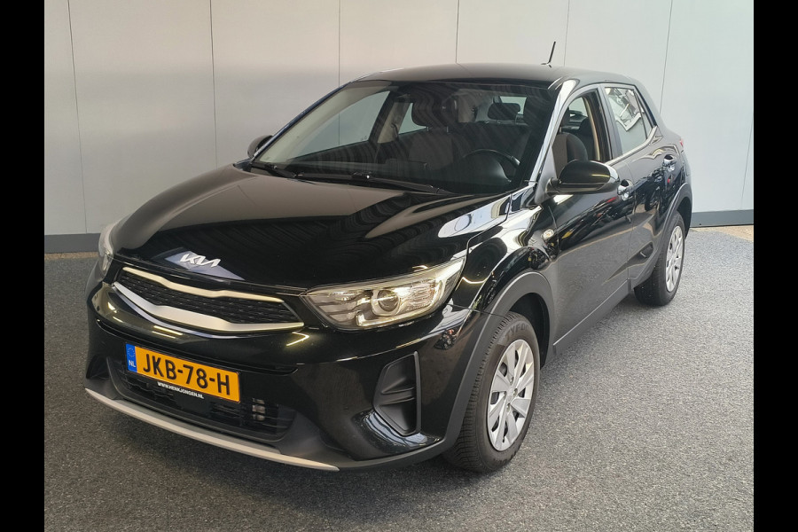Kia Stonic 1.0 T-GDi MHEV Automaat uit 2022 Rijklaar + 12 maanden Bovag-garantie Henk Jongen Auto's in Helmond,  al 50 jaar service zoals 't hoort!
