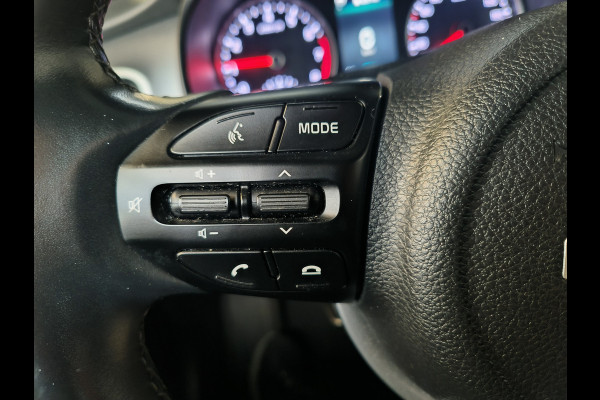 Kia Stonic 1.0 T-GDi MHEV Automaat uit 2022 Rijklaar + 12 maanden Bovag-garantie Henk Jongen Auto's in Helmond,  al 50 jaar service zoals 't hoort!