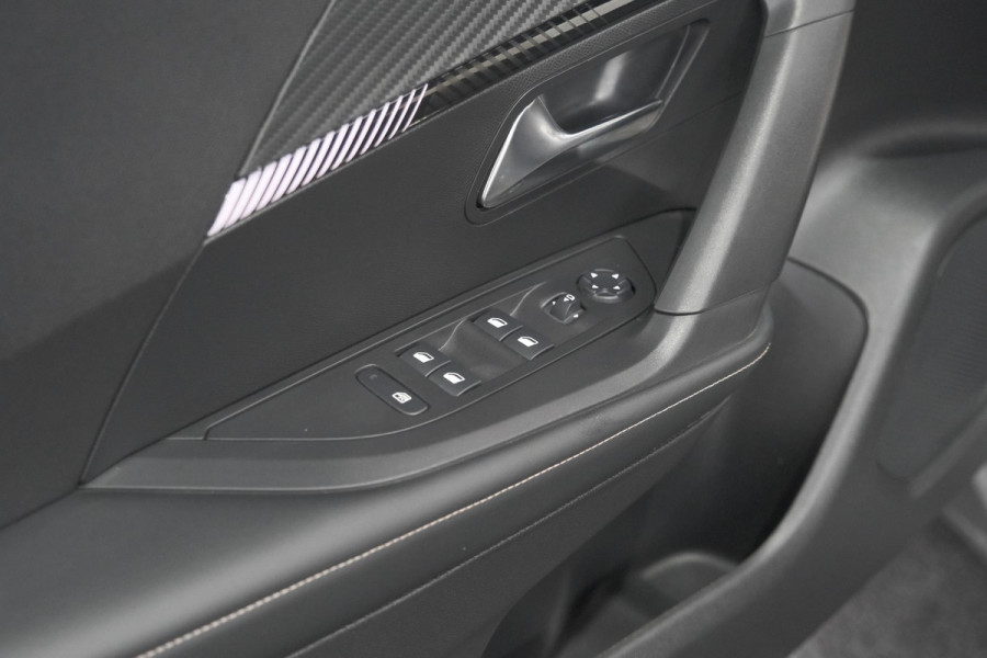 Peugeot 2008 PureTech 100 Allure | Camera | Navigatie | Parkeersensoren | Apple Carplay
