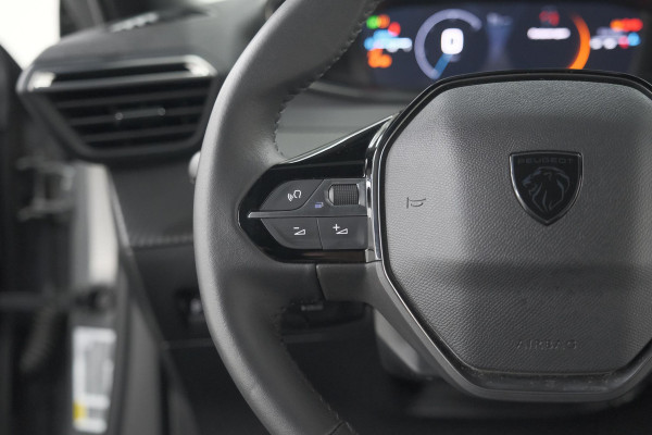 Peugeot 2008 PureTech 100 Allure | Camera | Navigatie | Parkeersensoren | Apple Carplay