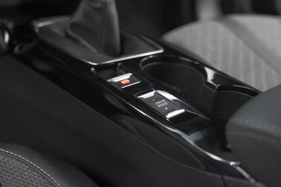 Peugeot 2008 PureTech 100 Allure | Camera | Navigatie | Parkeersensoren | Apple Carplay