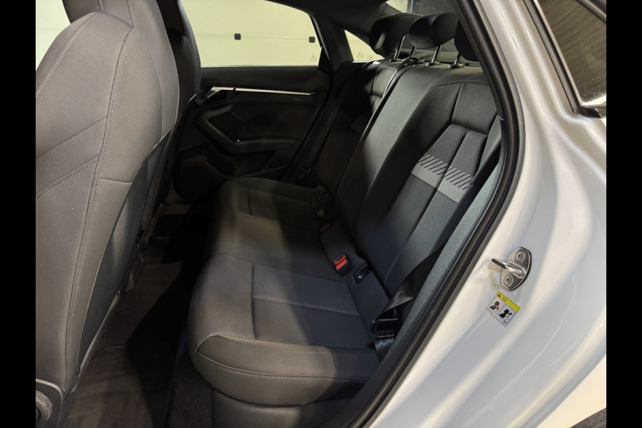 Audi A3 Limousine 35 TFSI 150PK Business Edition Automaat | Nieuw model | Afn. trekhaak | Virtual | Full LED