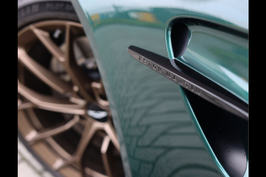 Aston Martin Vantage V8 | Malachite Green