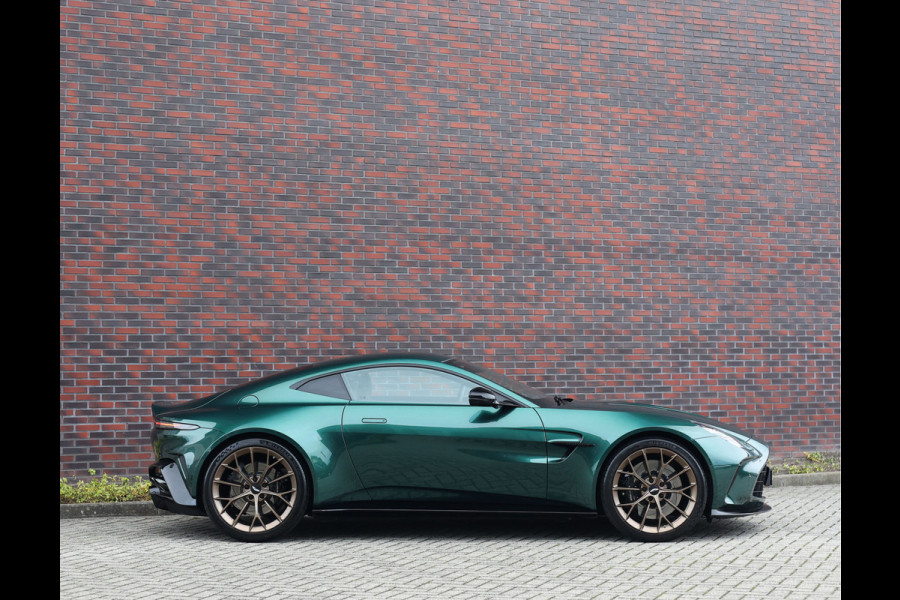 Aston Martin Vantage V8 | Malachite Green