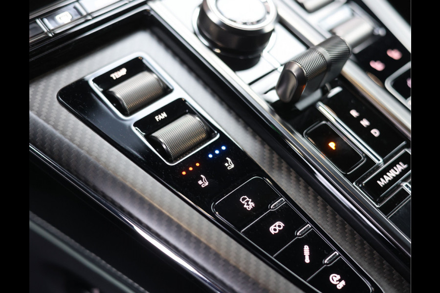 Aston Martin Vantage V8 | Malachite Green