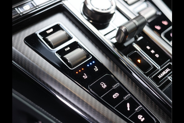 Aston Martin Vantage V8 | Malachite Green