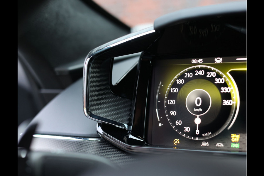 Aston Martin Vantage V8 | Malachite Green