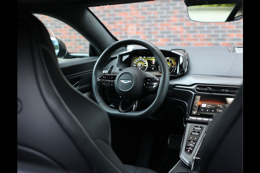 Aston Martin Vantage V8 | Malachite Green