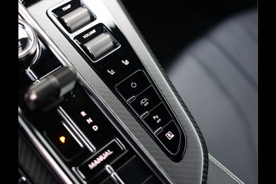 Aston Martin Vantage V8 | Malachite Green