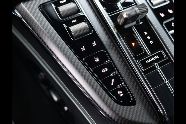 Aston Martin Vantage V8 | Malachite Green