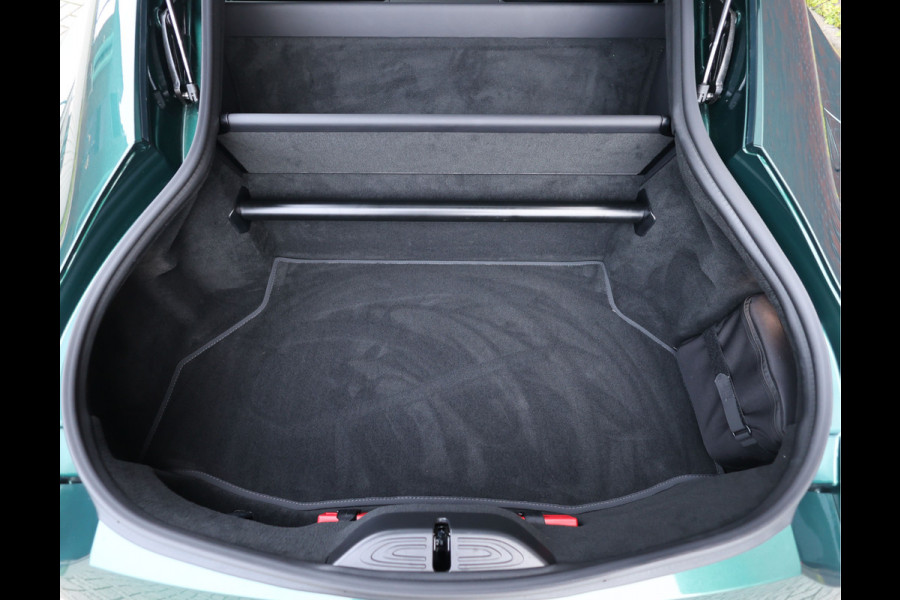 Aston Martin Vantage V8 | Malachite Green