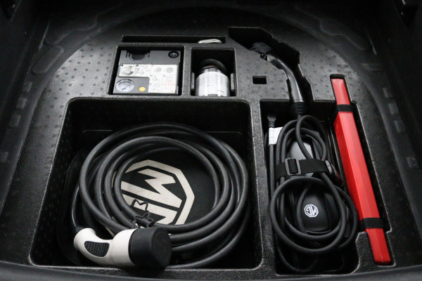 MG Mg Zs EV Luxury 45 kWh*PANO*ECC*CAMERA*ACC*CARP