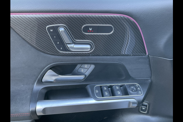 Mercedes-Benz Glb 7-Pers 200 Business Solution AMG 7p. Pano Memoryseats Trekhaak 7-Persoons