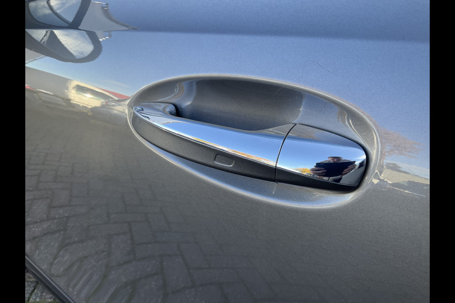 Mercedes-Benz Glb 7-Pers 200 Business Solution AMG 7p. Pano Memoryseats Trekhaak 7-Persoons