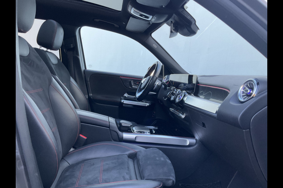 Mercedes-Benz Glb 7-Pers 200 Business Solution AMG 7p. Pano Memoryseats Trekhaak 7-Persoons