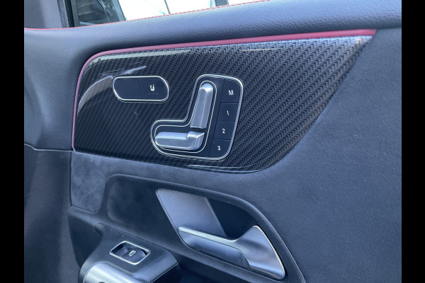 Mercedes-Benz Glb 7-Pers 200 Business Solution AMG 7p. Pano Memoryseats Trekhaak 7-Persoons