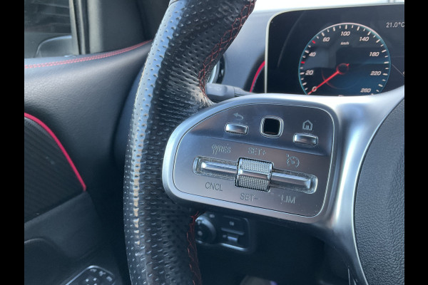 Mercedes-Benz Glb 7-Pers 200 Business Solution AMG 7p. Pano Memoryseats Trekhaak 7-Persoons