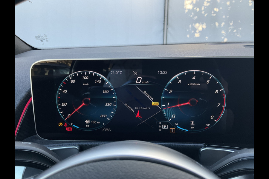 Mercedes-Benz Glb 7-Pers 200 Business Solution AMG 7p. Pano Memoryseats Trekhaak 7-Persoons