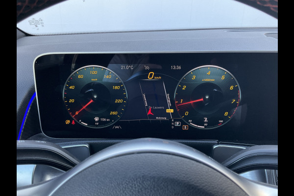 Mercedes-Benz Glb 7-Pers 200 Business Solution AMG 7p. Pano Memoryseats Trekhaak 7-Persoons
