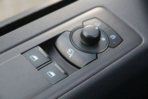 Ford Transit Custom 320 2.0 TDCI 136 | L1H1 | LED | Camera | Navi | Clima..