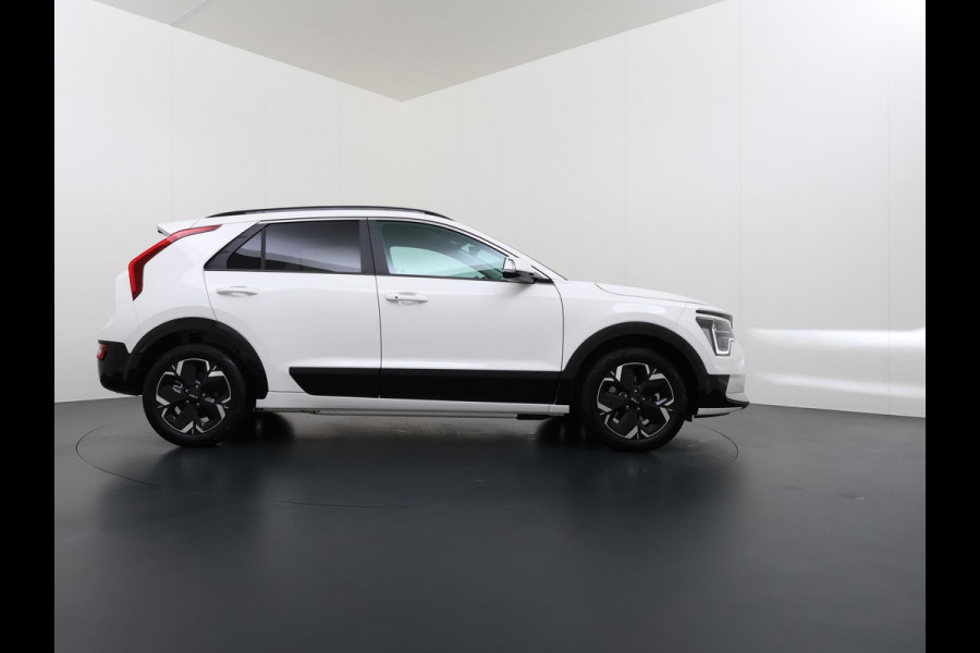 Kia Niro EV E-Niro Business 64kWh | BETREFT NIEUWE AUTO | VOLLEDIGE KIA GARANTIE VAN TOEPASSING| CAMERA| STOEL/ STUURVERWARMING| ADAP. CRUISE