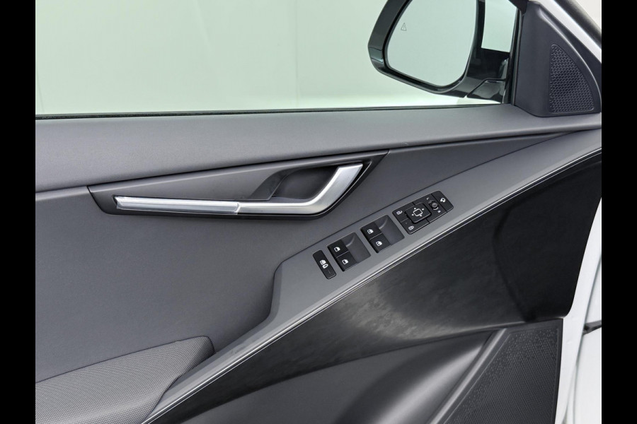 Kia Niro EV E-Niro Business 64kWh | BETREFT NIEUWE AUTO | VOLLEDIGE KIA GARANTIE VAN TOEPASSING| CAMERA| STOEL/ STUURVERWARMING| ADAP. CRUISE