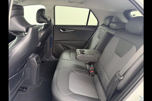 Kia Niro EV E-Niro Business 64kWh | BETREFT NIEUWE AUTO | VOLLEDIGE KIA GARANTIE VAN TOEPASSING| CAMERA| STOEL/ STUURVERWARMING| ADAP. CRUISE