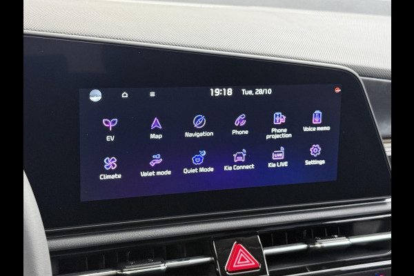 Kia Niro EV E-Niro Business 64kWh | BETREFT NIEUWE AUTO | VOLLEDIGE KIA GARANTIE VAN TOEPASSING| CAMERA| STOEL/ STUURVERWARMING| ADAP. CRUISE