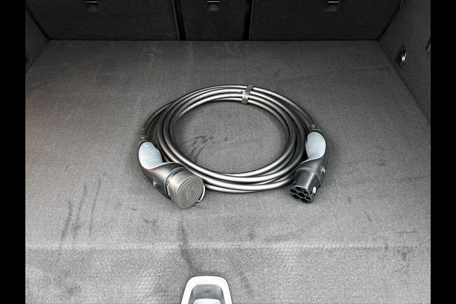 Mercedes-Benz GLC 400e 4MATIC Sport Edition | Techniekpakket met Airmatic | Nightpakket | AMG Premium Plus | Rijassistentiepakket Plus | DISTRONIC PLUS | Winter pakket | EASY PACK achterklep |