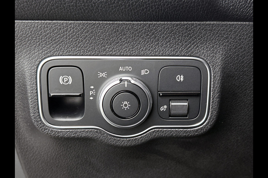 Mercedes-Benz EQB 250+ Business Solution 71 kWh | Widescreen display | Extra USB-poorten | EASY PACK achterklep | Sfeerverlichting | Parkeerpakket met achteruitrijcamera | Stoelverwarming voor |