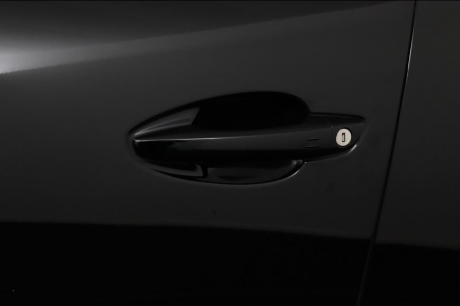 Peugeot 3008 1.2 PureTech Blue*ECC*HAAK*NAVI*CAM*CARPLAY