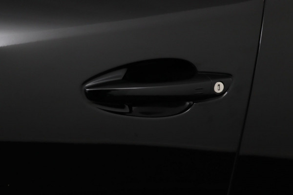 Peugeot 3008 1.2 PureTech Blue*ECC*HAAK*NAVI*CAM*CARPLAY