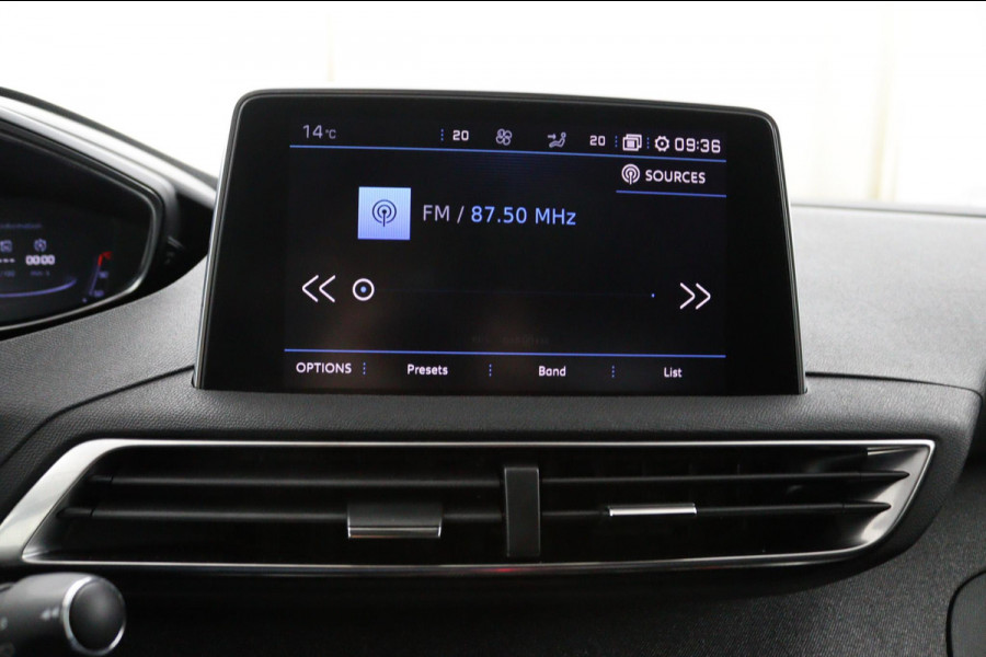 Peugeot 3008 1.2 PureTech Blue*ECC*HAAK*NAVI*CAM*CARPLAY