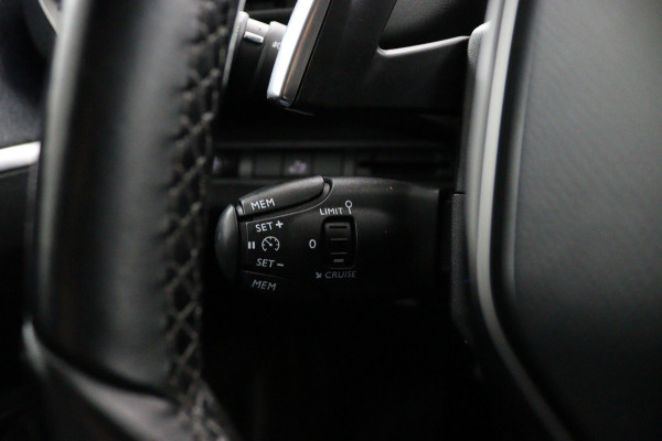 Peugeot 3008 1.2 PureTech Blue*ECC*HAAK*NAVI*CAM*CARPLAY