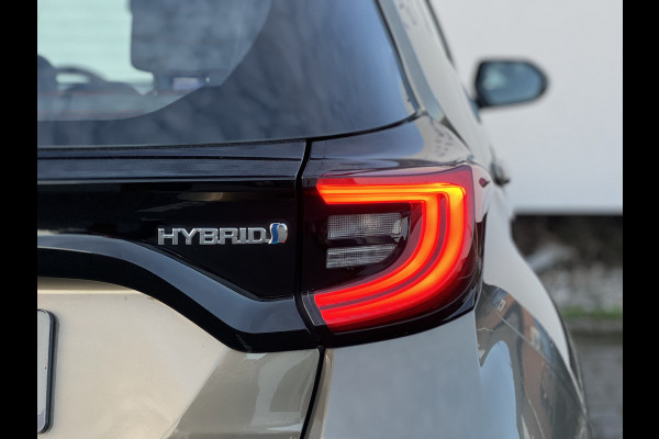 Toyota Yaris 1.5 Hybrid Dynamic | Camera | Carplay | DAB | LED | 16 inch