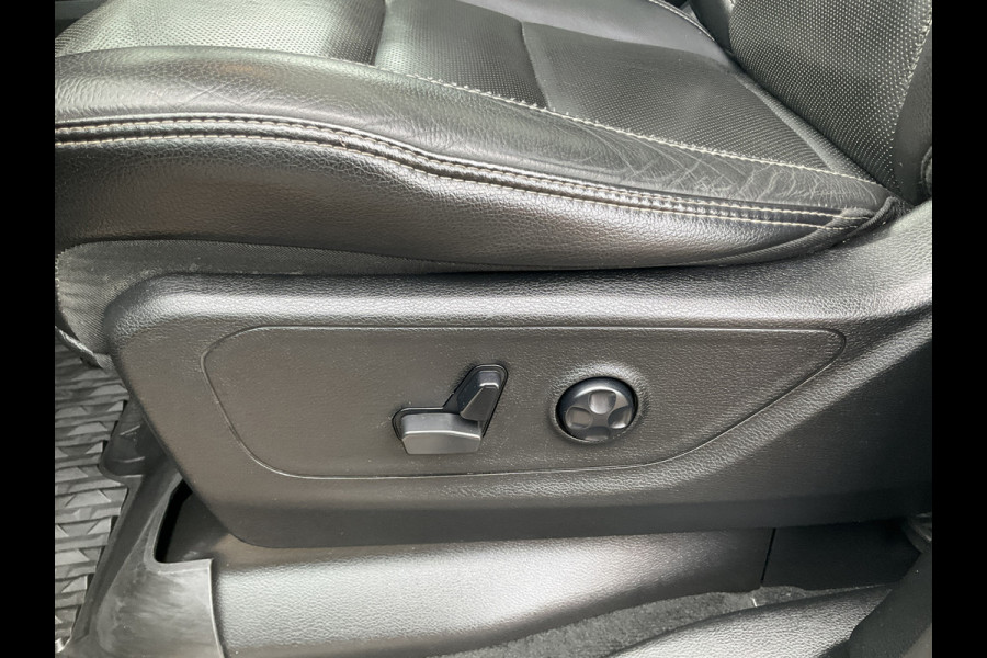 Dodge Ram 1500 5.7 V8 4x4 Crew Cab REBEL Pano HUD HK Full-Screen Leer 360Cam BOMVOL!