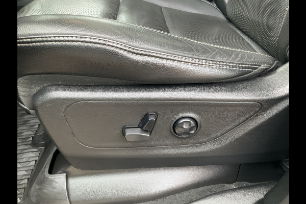 Dodge Ram 1500 5.7 V8 4x4 Crew Cab REBEL Pano HUD HK Full-Screen Leer 360Cam BOMVOL!