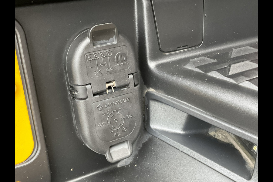 Dodge Ram 1500 5.7 V8 4x4 Crew Cab REBEL Pano HUD HK Full-Screen Leer 360Cam BOMVOL!