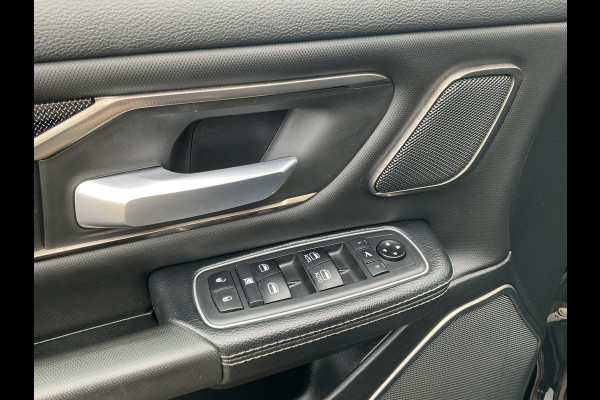 Dodge Ram 1500 5.7 V8 4x4 Crew Cab REBEL Pano HUD HK Full-Screen Leer 360Cam BOMVOL!