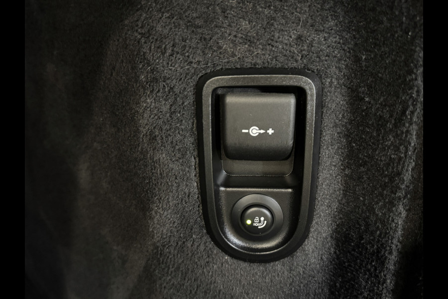 BMW 5 Serie Touring 520i Corporate Lease Executive | M-Sport | M Aerodynamica | Sfeerverlichting | 19'' | Full LED | Camera | Elektr. trekhaak