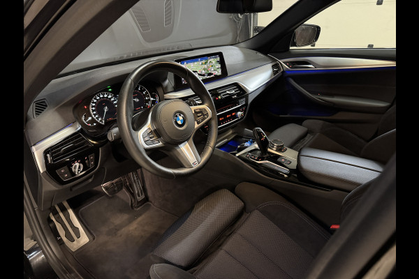 BMW 5 Serie Touring 520i Corporate Lease Executive | M-Sport | M Aerodynamica | Sfeerverlichting | 19'' | Full LED | Camera | Elektr. trekhaak